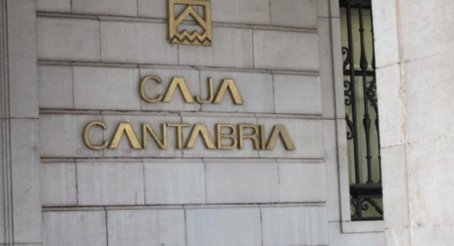 Qué servicios ofrece Caja Cantabria.